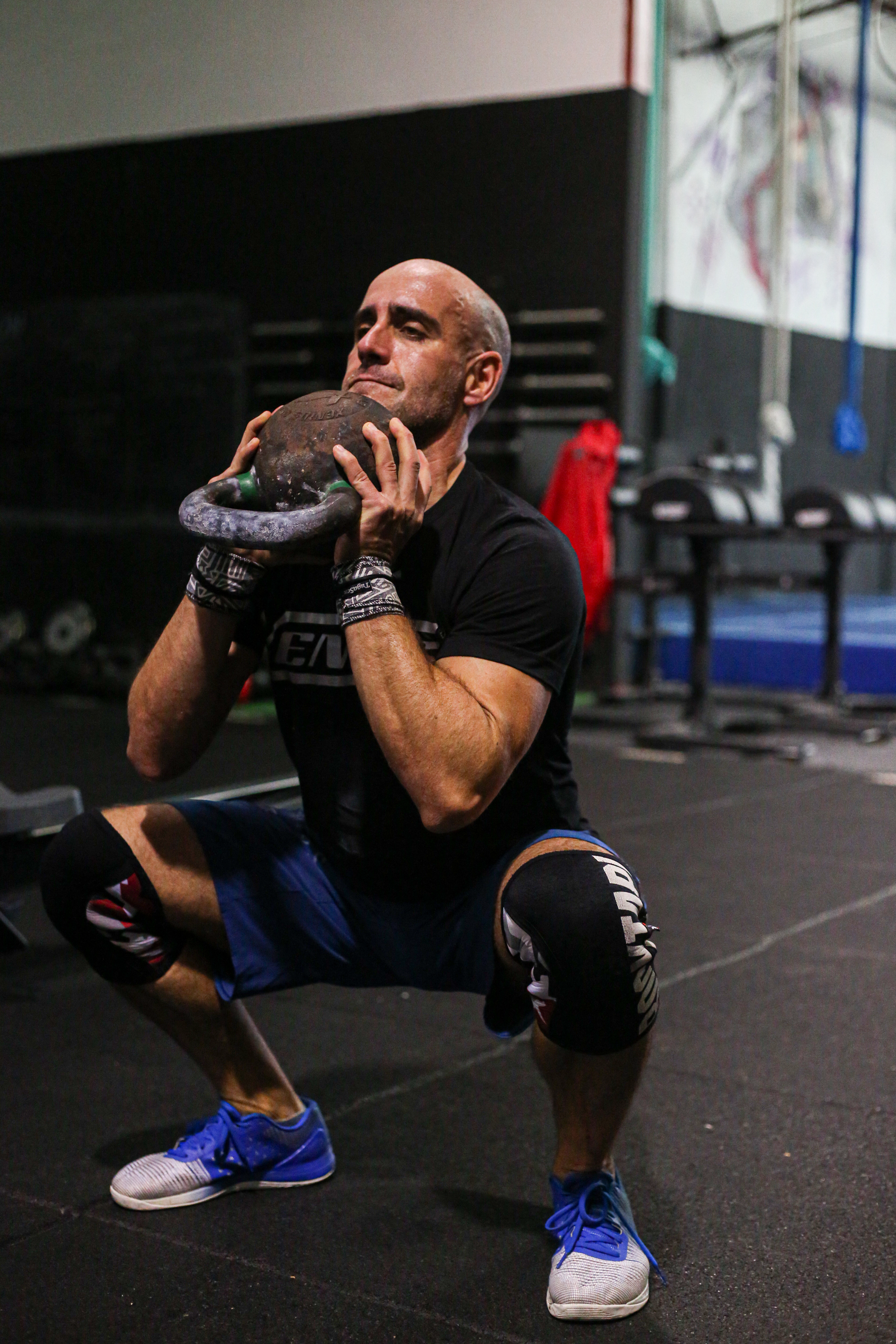 Diogo Barbosa a treinar agachamento frontal com kettlebell
